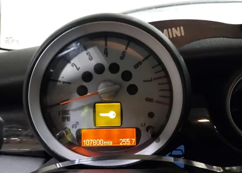 2007 Mini Cooper из США, поврежденный, VIN WMWMF33567TT50960